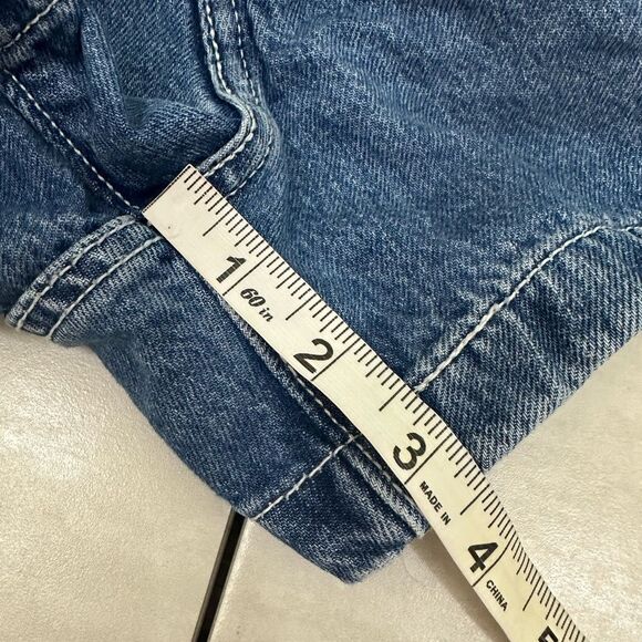 Levis Medium Wash High Rise Paper-Bag Denim Shorts 29in - Picture 6 of 8